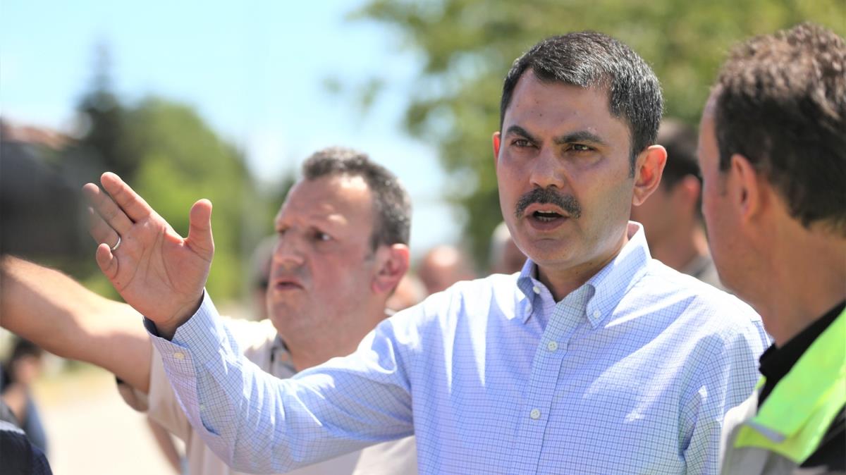 Bakan Kurum, Kastamonu'da vatandalar yalnz brakmad