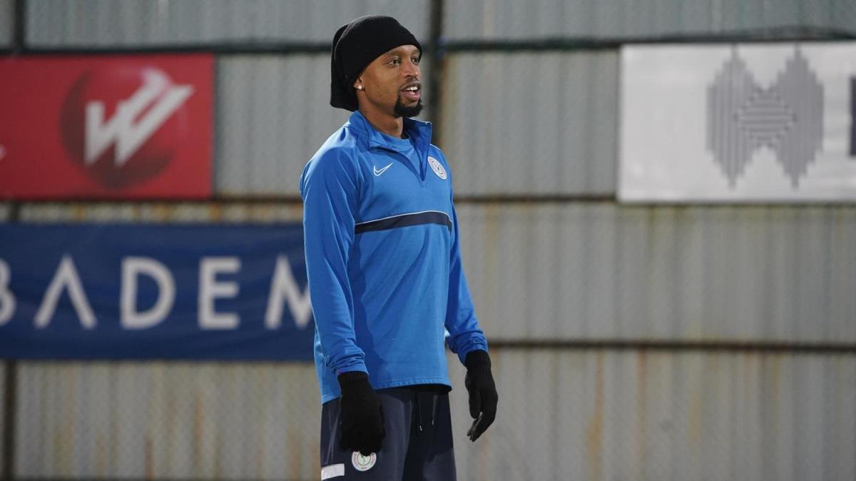 aykur Rizespor, Lebohang Lelani Phiri'yi Paris FC'ye kiralk olarak gnderdi