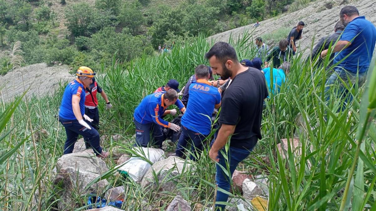 Yrek yakan kaza! Minibs, uuruma yuvarland: 1'i ocuk kii 4 l