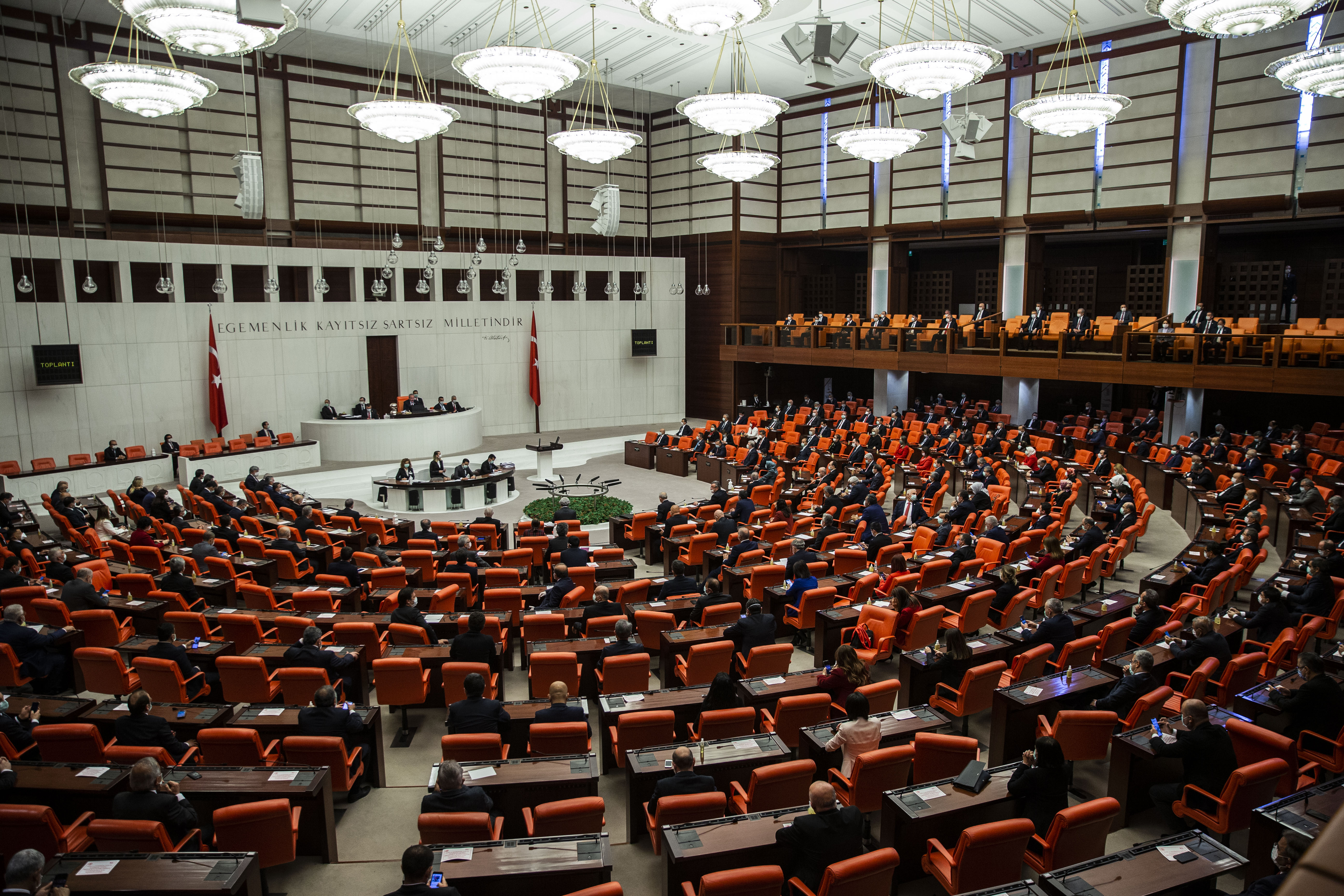 E-ticarette tekelle�meye son veren yasa teklifi TBMM Genel Kurulu'nda kabul edildi