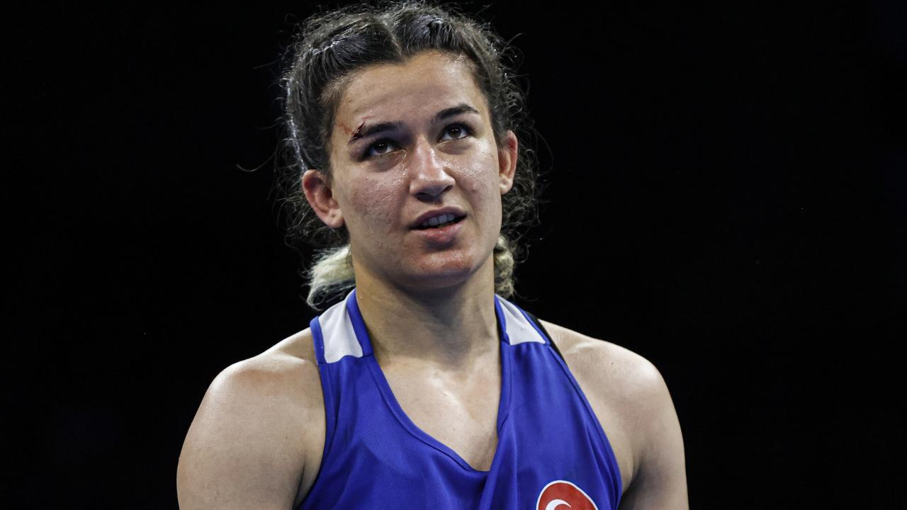 Milli boks�r Hatice Akba�'tan alt�n madalya