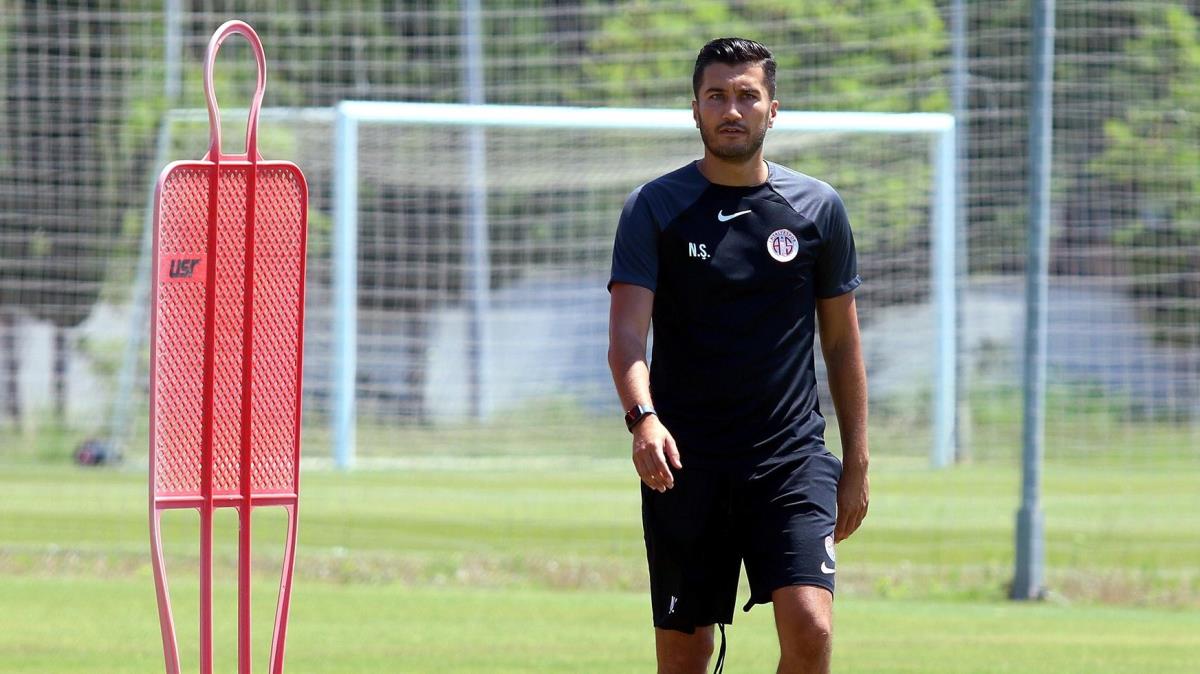 Antalyaspor'da yeni sezon mesaisi devam ediyor