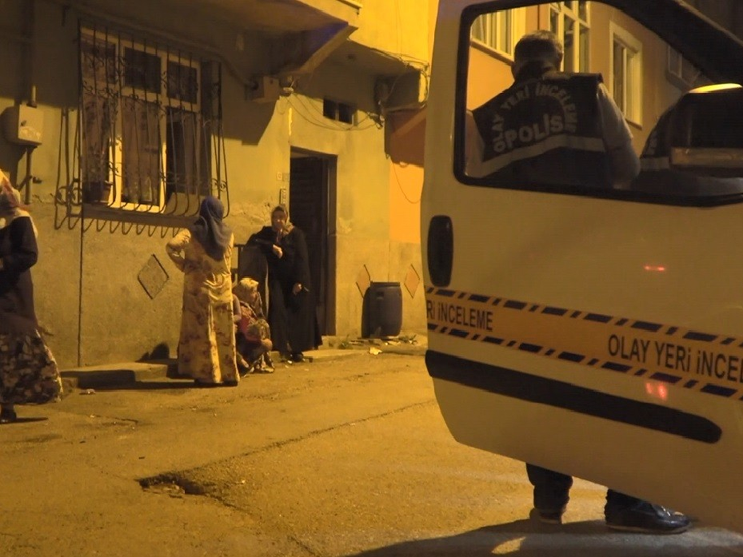 Cezaevinden ��kan a�abey bu sefer de karde�ini �ld�rd�