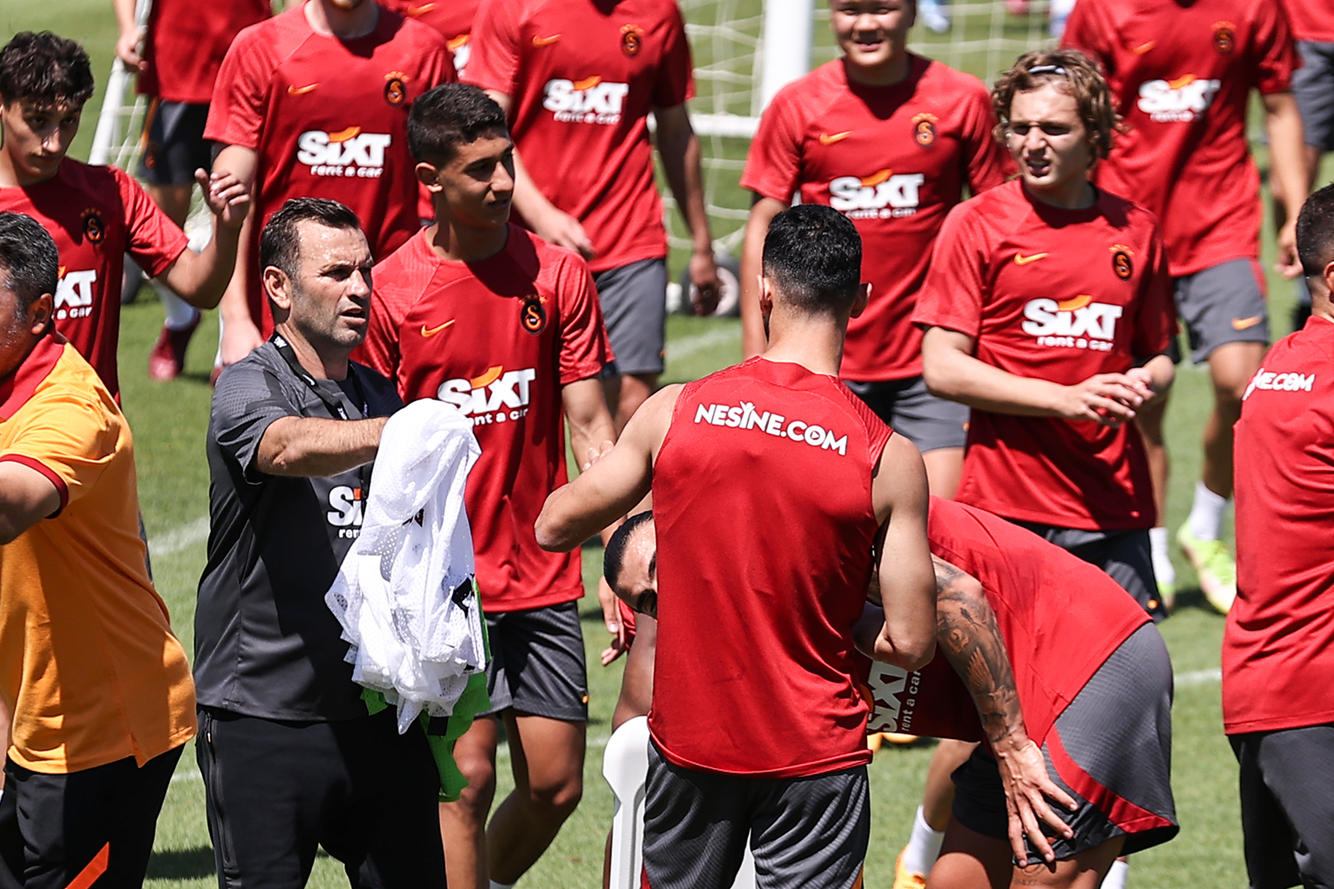 Galatasaray'da milli futbolcular d�n�yor