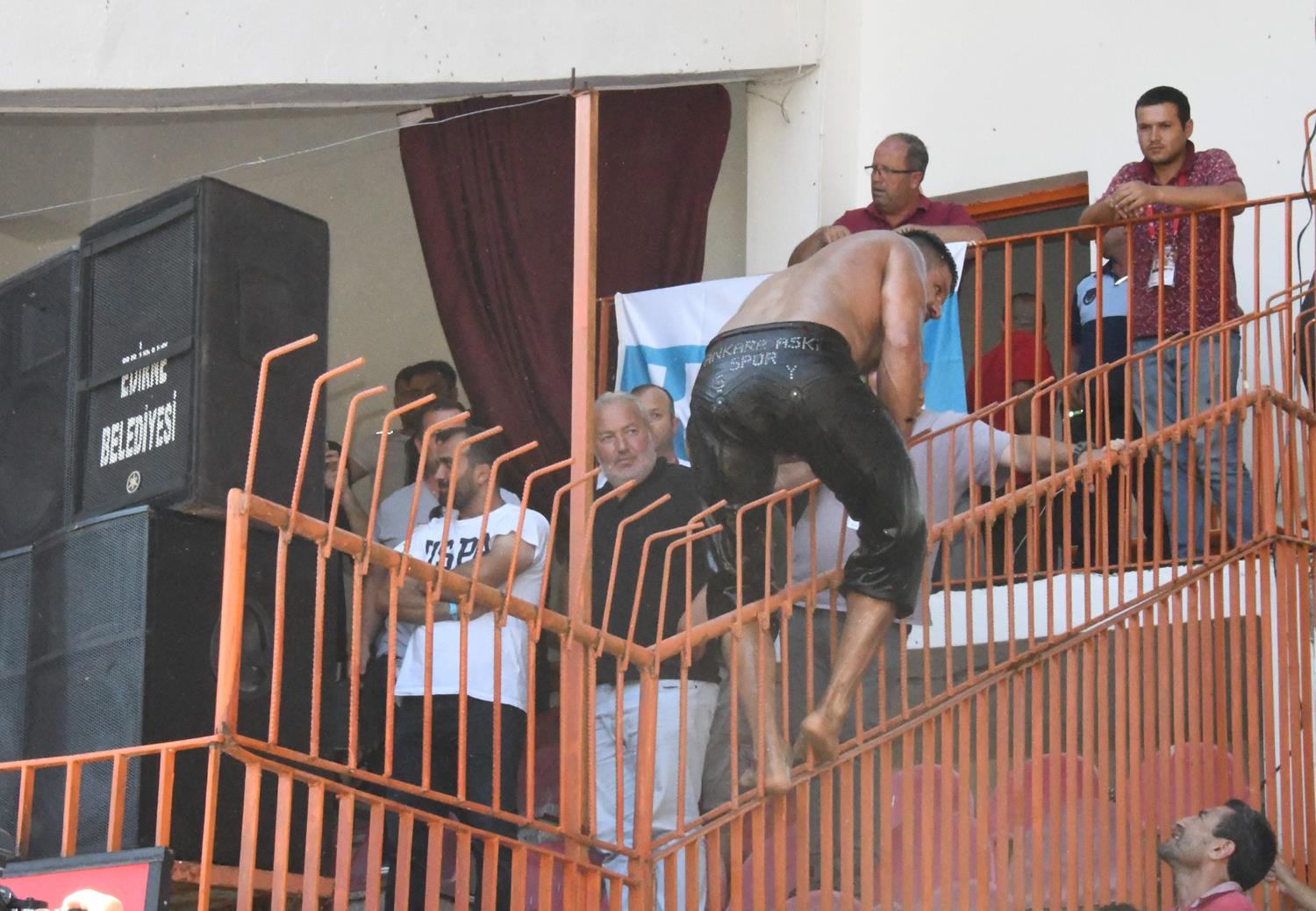 K�rkp�nar'da ortal�k kar��t�!