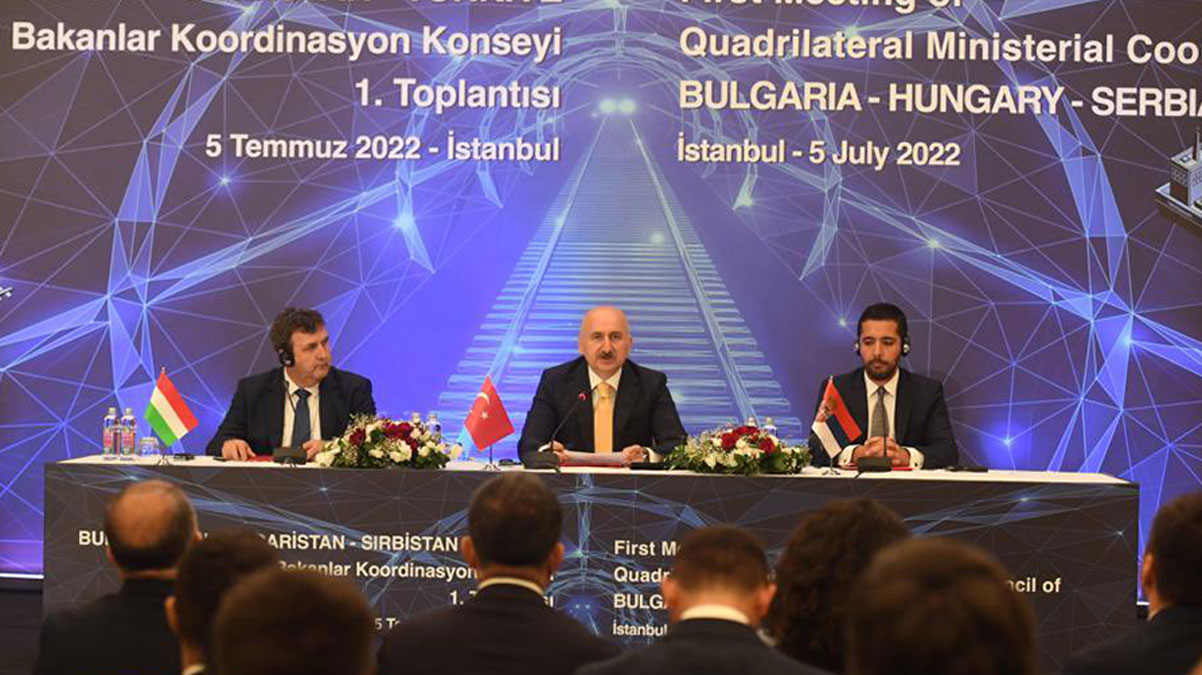 Bakan Karaismailo�lu: Lojistikte hem b�lgesel hem de k�resel bir �s olmay� hedefliyoruz
