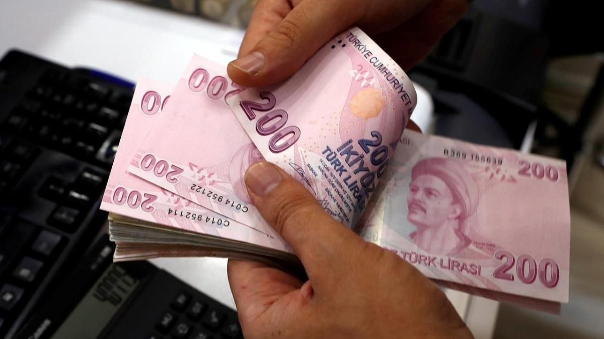 Resmi Gazete'de yaymlanarak yrrle girdi: En dk emekli maa 3 bin 500 lira oldu