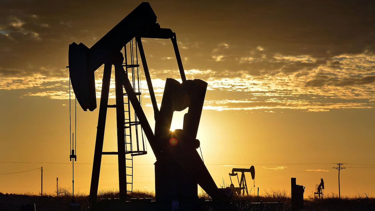 ABD devinden petrol tahmini: 65 dolara d��ebilir