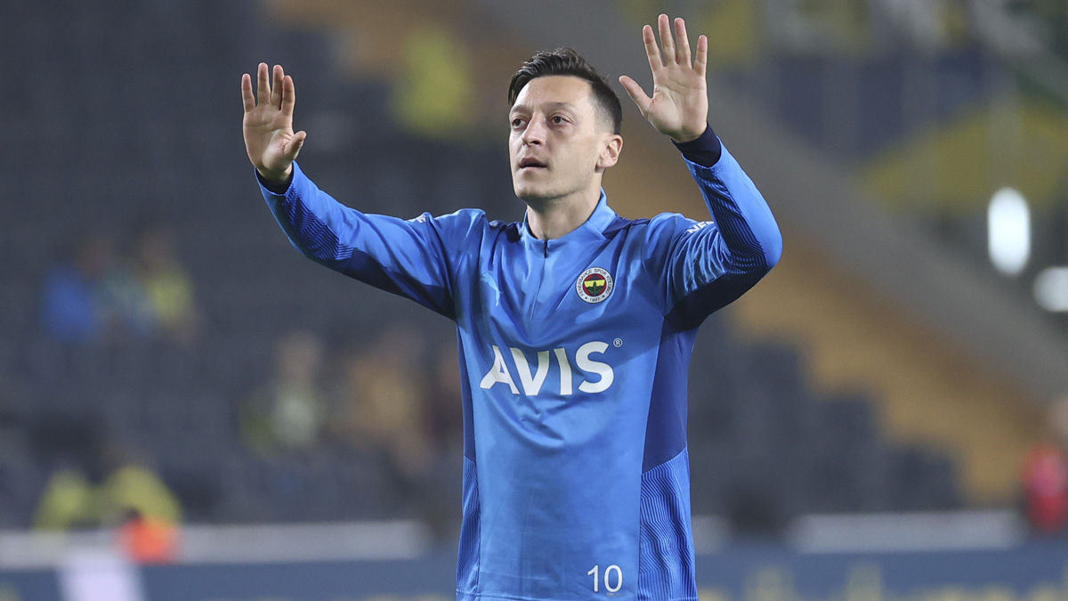 Bitti bu i�! Mesut �zil imzay� at�yor: Yeni adresini resmen duyurdular