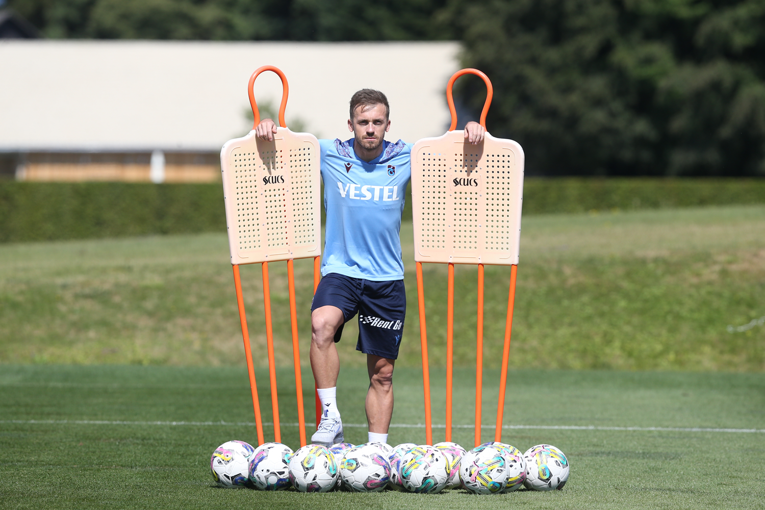 Edin Visca: Nwakaeme m�thi� bir karakter, m�thi� bir insan