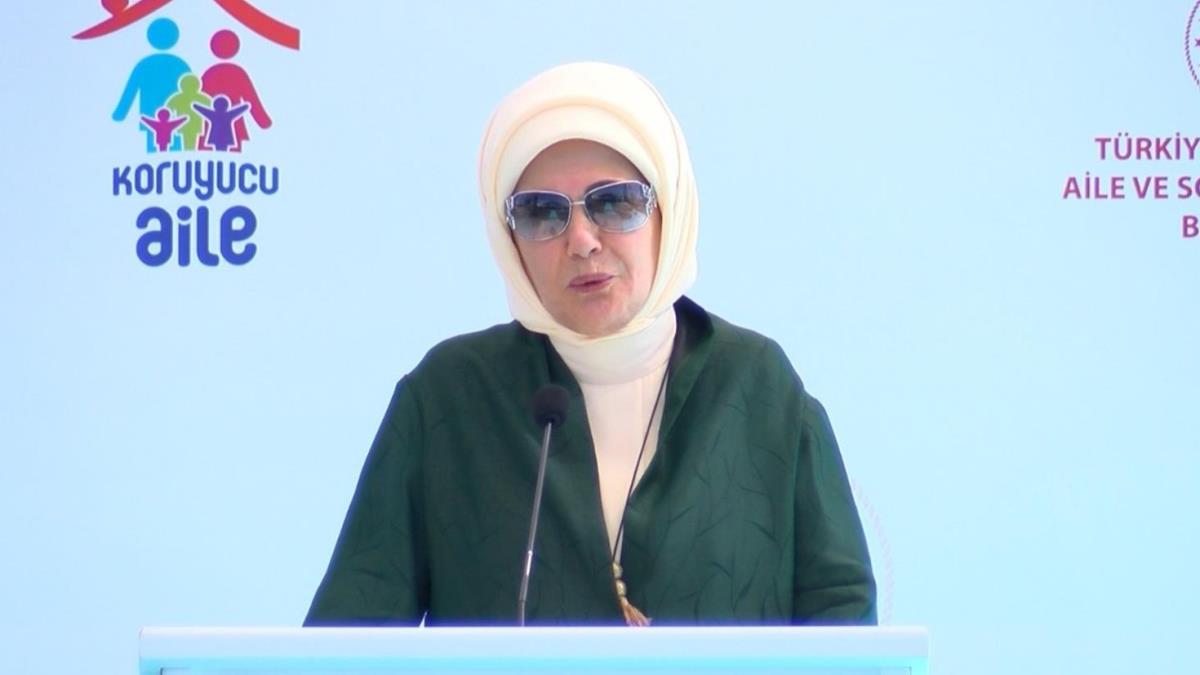 Emine Erdoan: Koruyucu aile says 7 bin 212'ye ulat