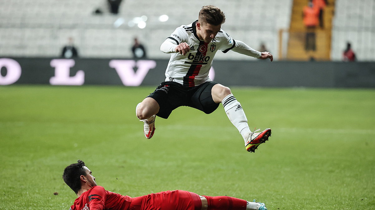R�dvan Y�lmaz'�n transferinde �a��rtan geli�me!