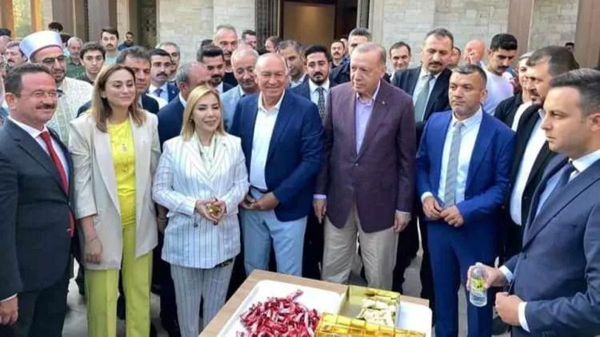 Marmaris'e gelen Cumhurbakan Erdoan, bayram namaz knda partililerle bayramlat