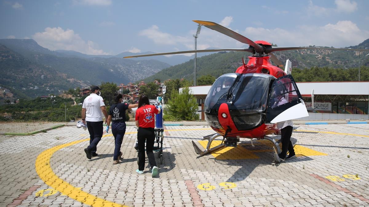 Prematre bebek ambulans helikopterle hastaneye yetitirildi 