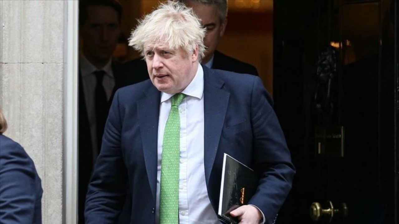 Johnson istifa etti, yeni ba�bakan adaylar� belli olmaya ba�lad�