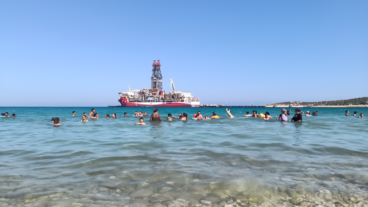 Mersin plajlar�nda bayram tatili dolay�s�yla hareketlilik