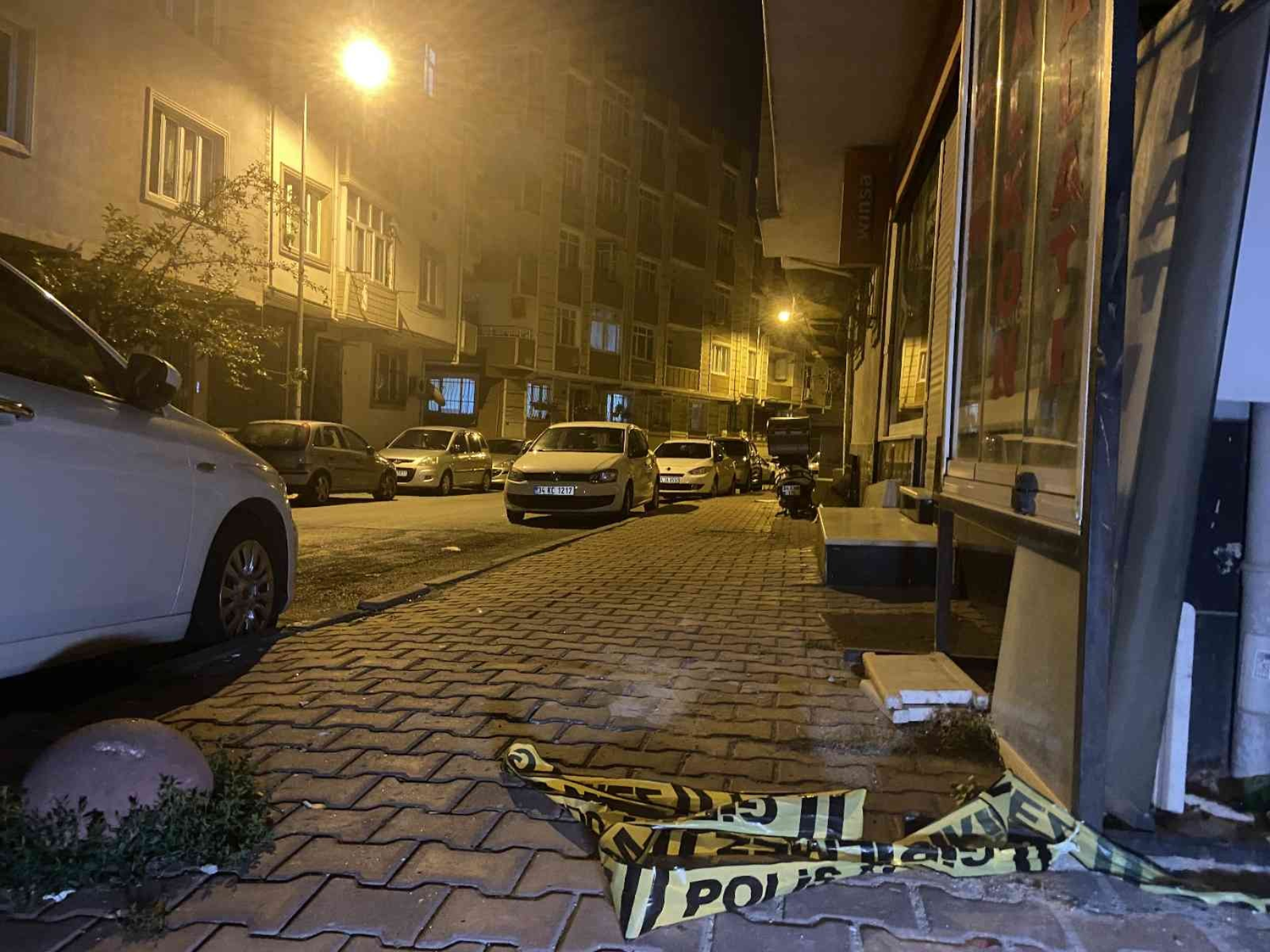 Bayram g�n� koca deh�eti: K�z�n�n g�z� �n�nde katletti