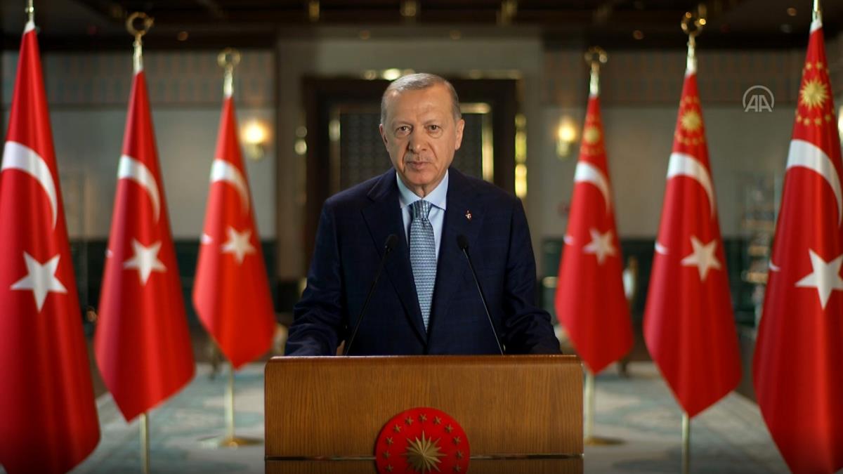 Cumhurbakan Erdoan'n 15 Temmuz mesajnda ekonomi vurgusu