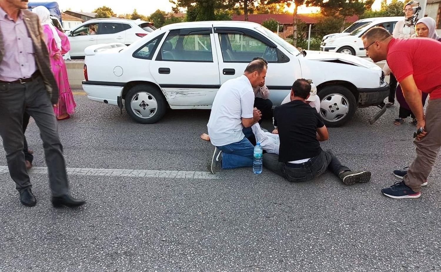 Otomobilin �arpt��� gen� k�z hayat�n� kaybetti