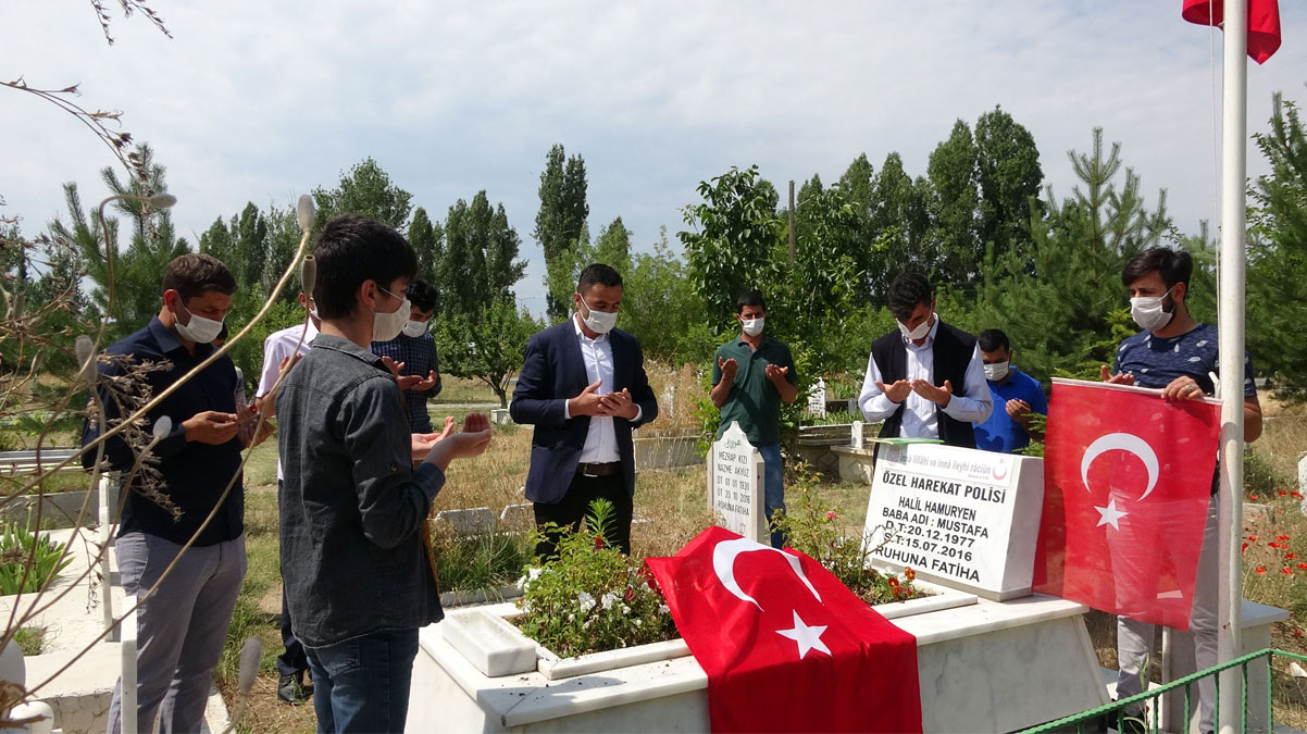 �ehit �zel Harekat Polisi Halil Hamuryen'in ailesin ac�s� y�llar ge�se de dinmiyor