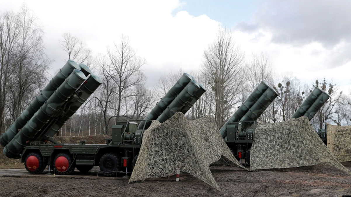 S-400 savunma sistemleri b�lgede! Teyakkuza ge�tiler