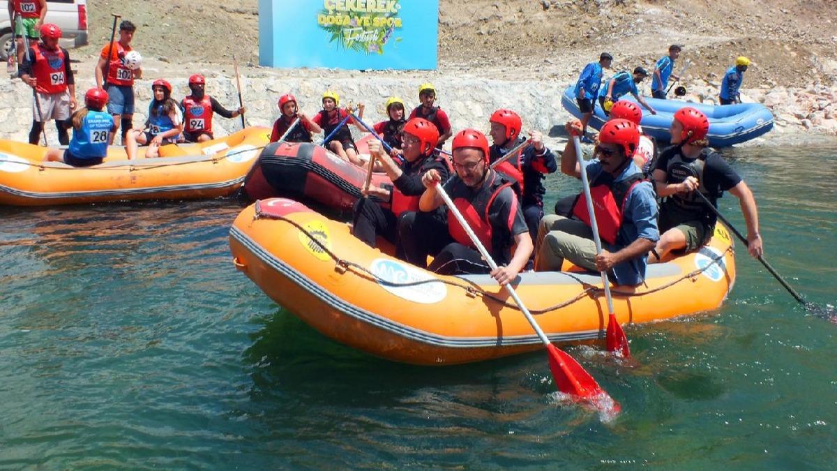 Cumhurbakan Yardmcs Oktay ve Bakan Kasapolu rafting yapt