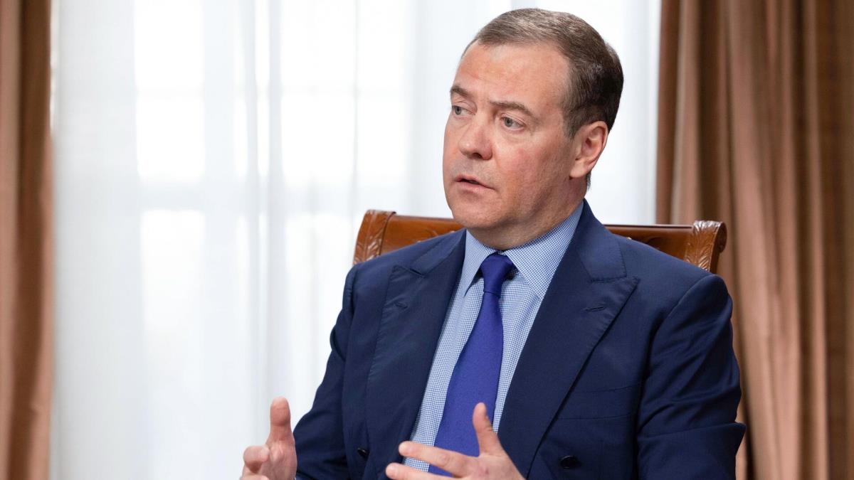 Medvedev aka tehdit etti: Ukrayna'y kyamet bekliyor