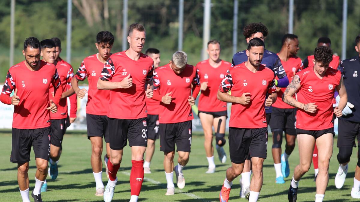 Sivasspor'da yeni sezon hazrlklar devam ediyor