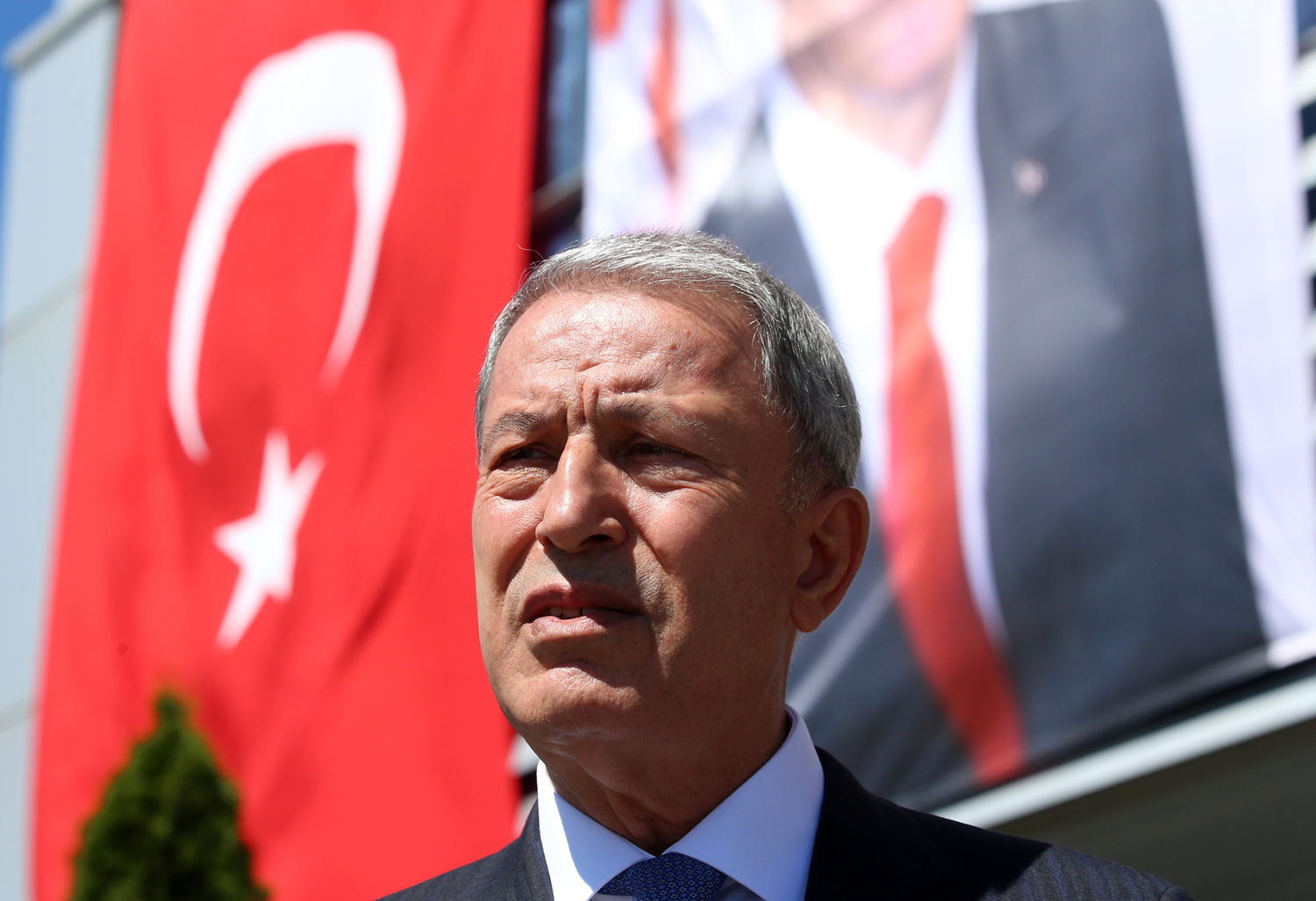 Bakan Akar: Rusya, 'f�ze sald�r�s�yla hi�bir ilgimiz yok' diyor
