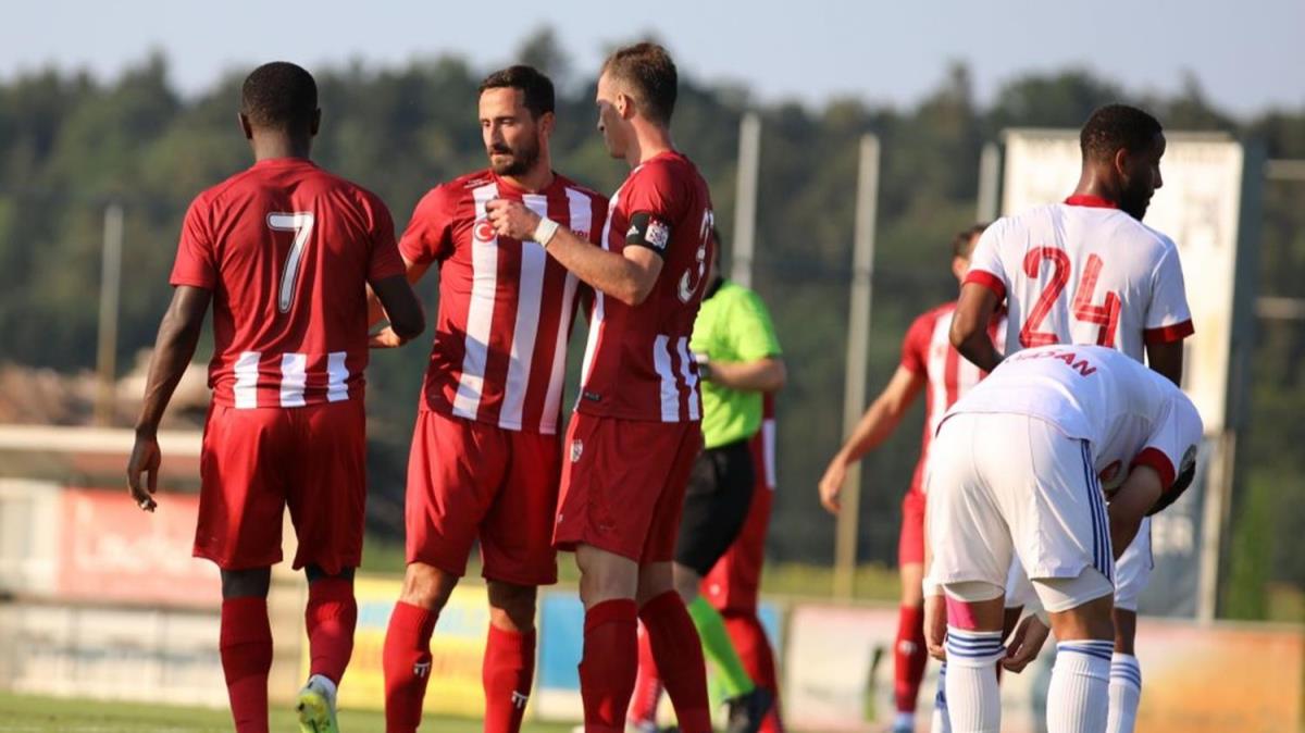 Sivasspor, Al Sharjah' 2 golle geti