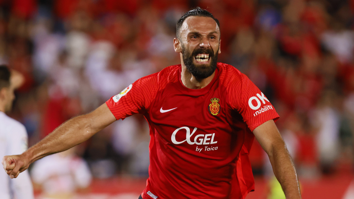 Vedat Muriqi hem rekor k�rd�, hem tarihe ge�ti! T�m �lke bu olay� konu�uyor...