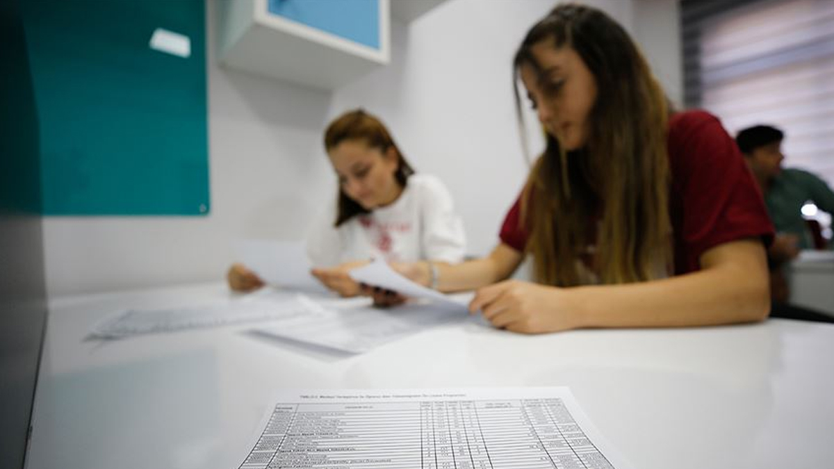 Bakan Varank m�jdeledi: O b�l�mleri se�en ��rencilere 5 bin TL burs verilecek