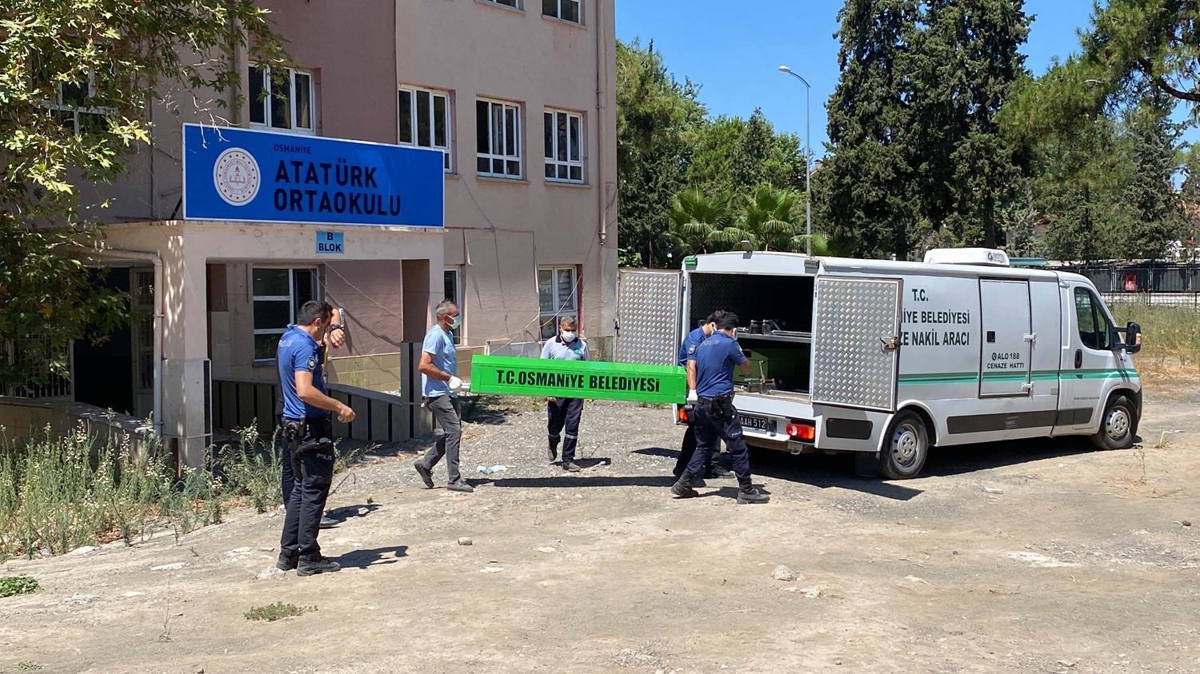 Bo okul binasndan ceset kt