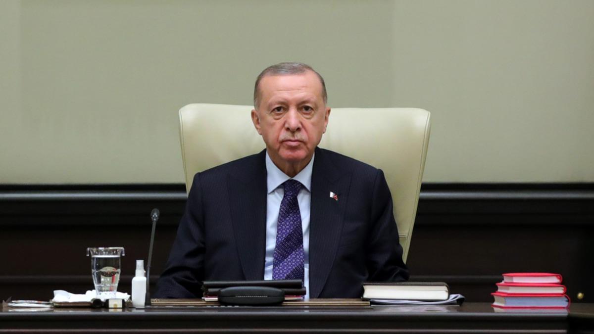 Cumhurbakan Erdoan'dan ehit asker ve gvenlik korucularnn ailelerine taziye mesaj