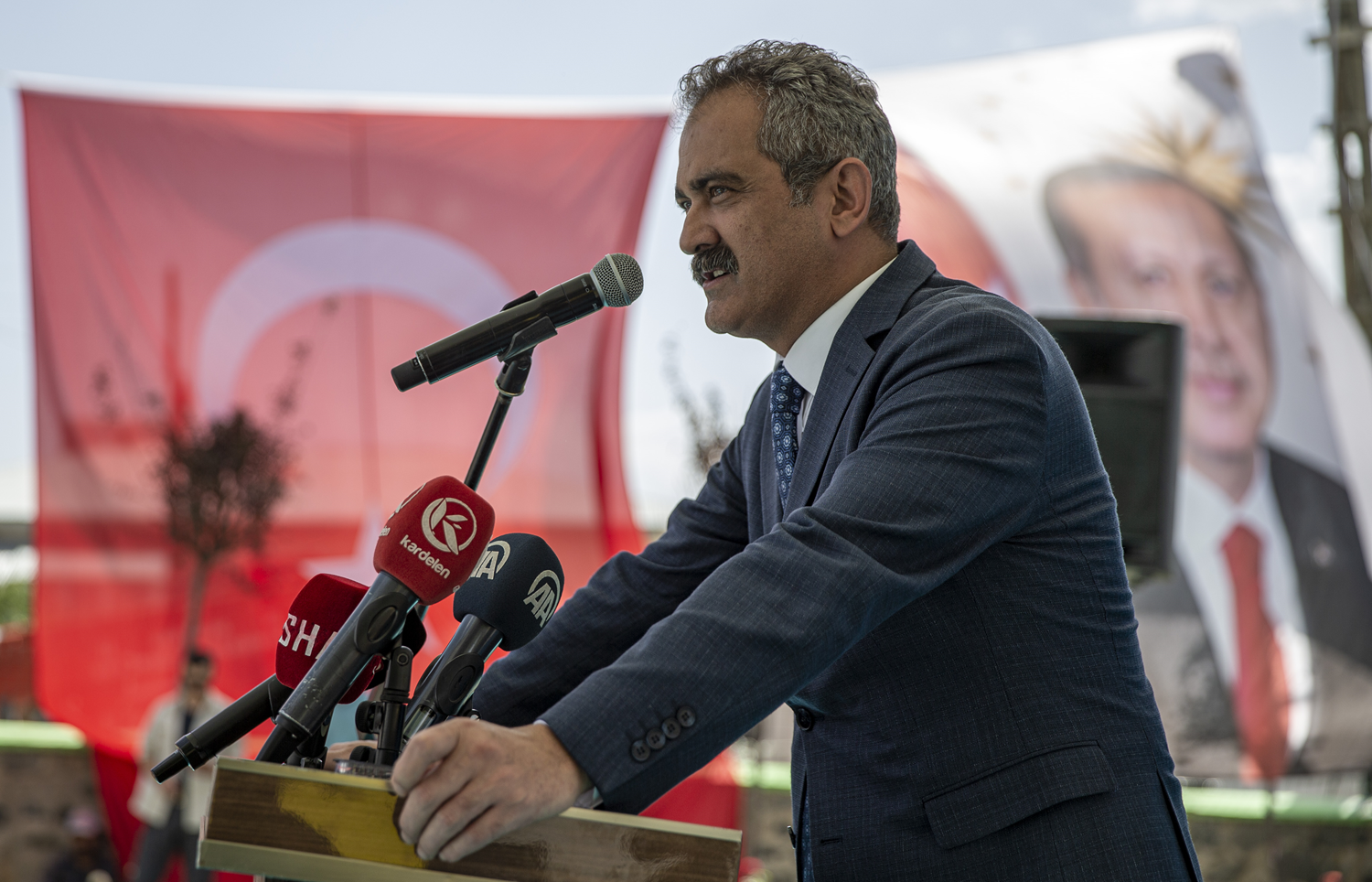 Bakan �zer'den OECD hedefi: Ciddi bir hamleye giri�tik