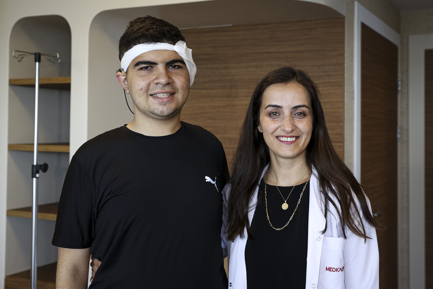 Cumhurba�kan� Erdo�an'�n giri�imleriyle tedavi s�reci ba�layan O�uzhan, duymaya bir ad�m daha yakla�t�