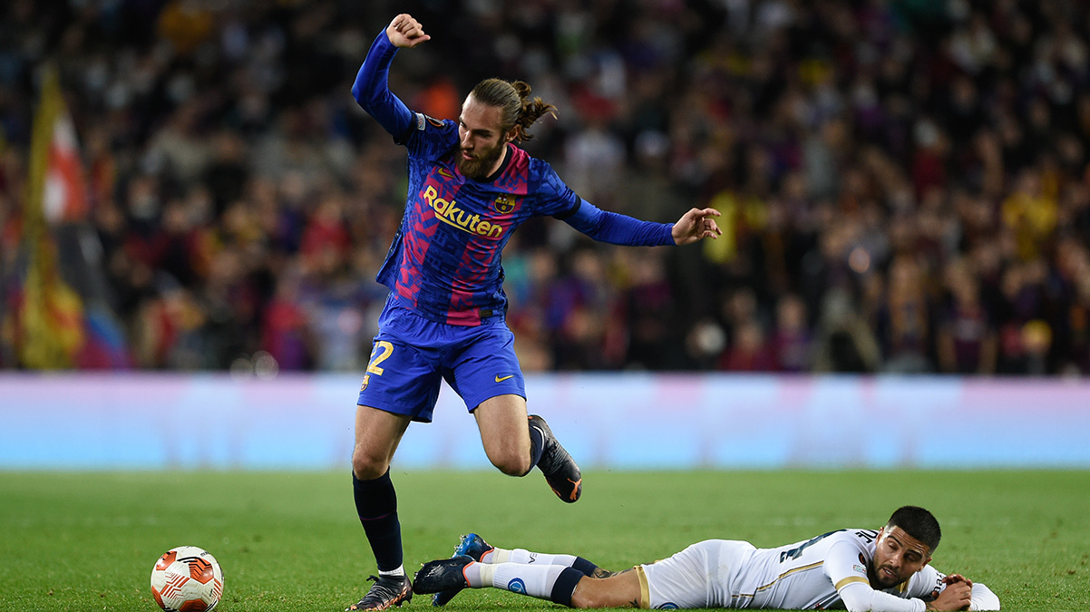 Galatasaray'�n stoperi Barcelona'dan