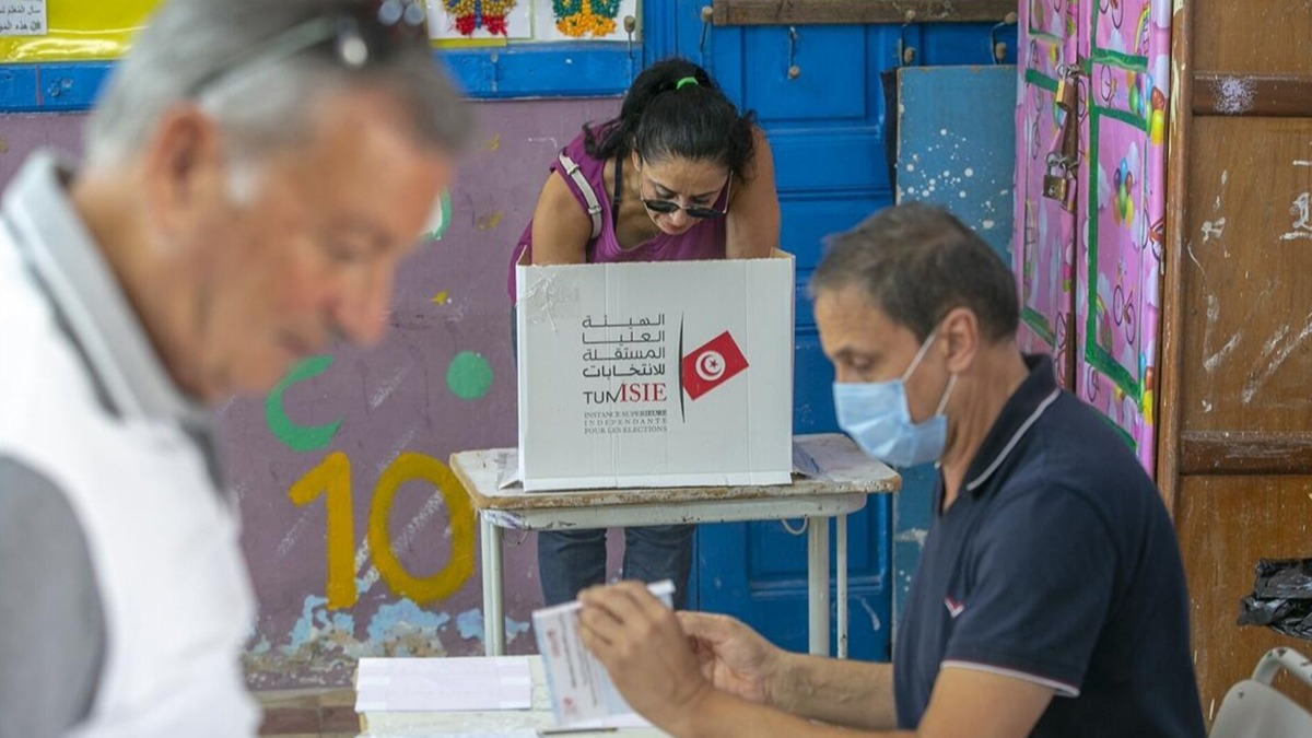 Tunus'taki anayasa referandumunun resmi olmayan sonular akland