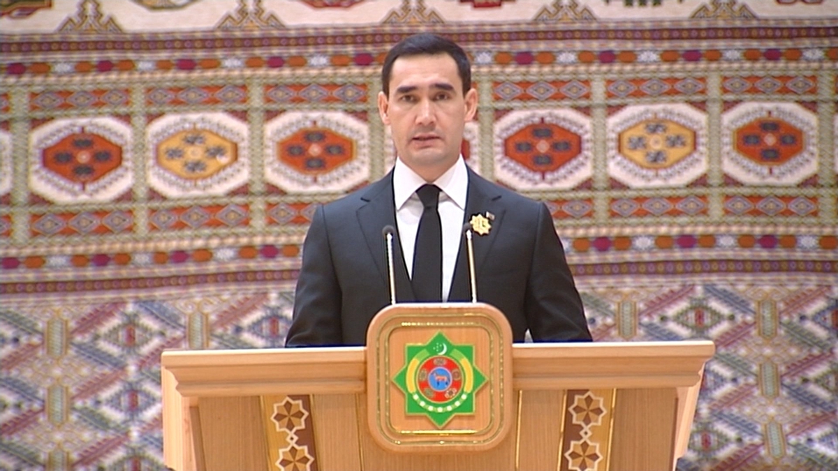 Trkmenistan'da ''e-Devlet'' yasas yrrle girdi
