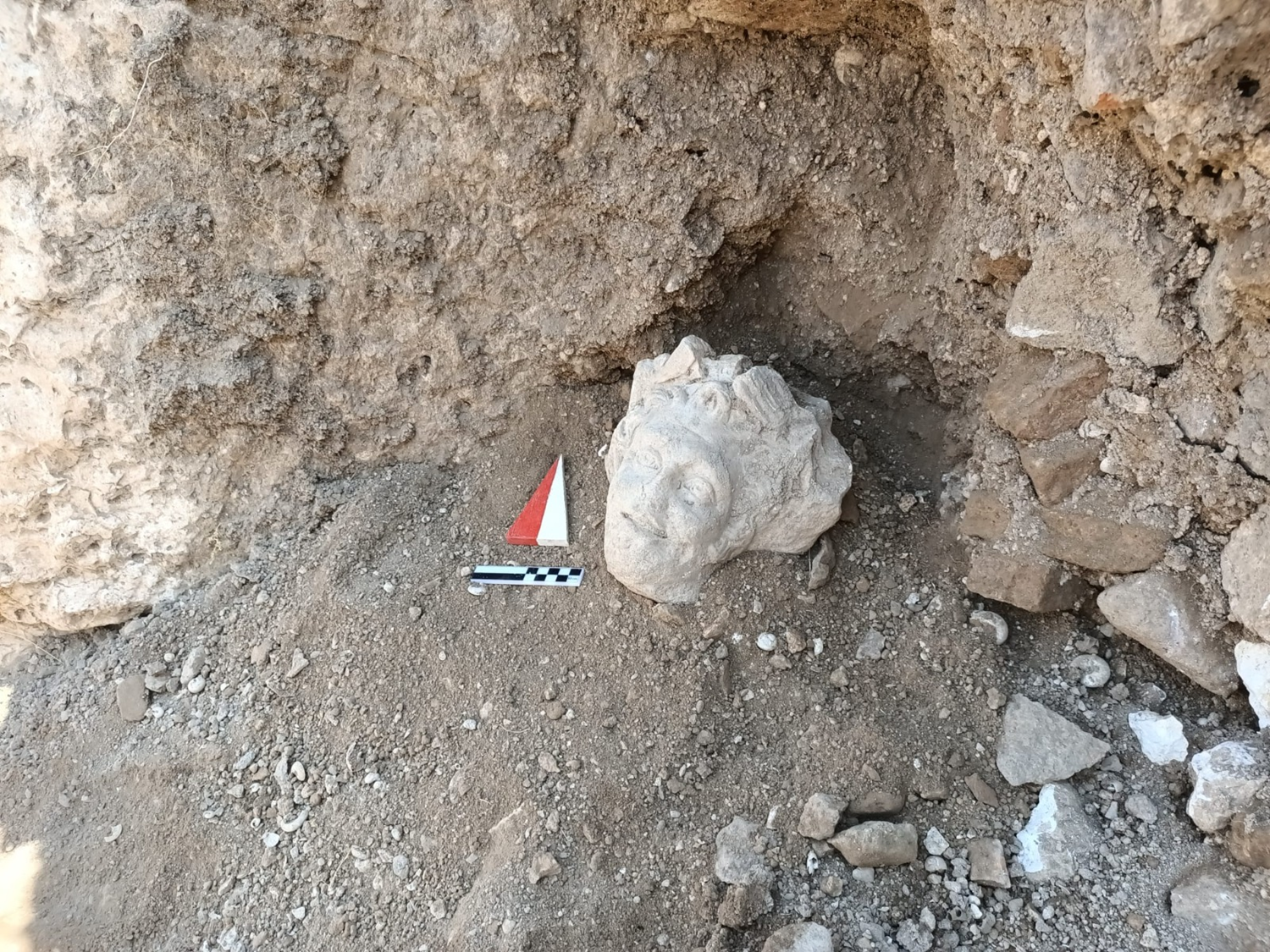 Tam 1800 y�ll�k... �zmir'de bulundu