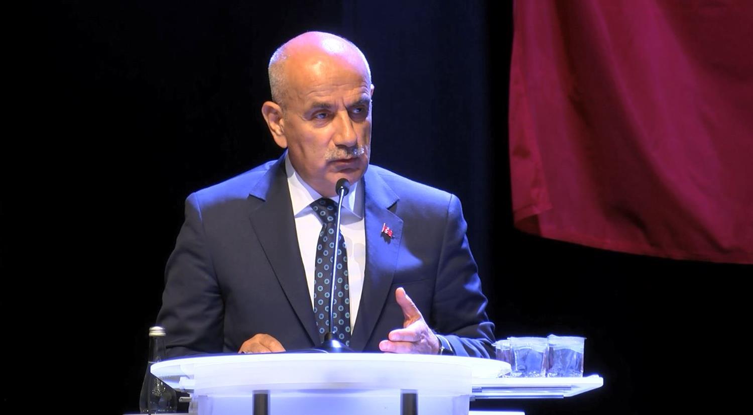 Bakan Kiri�ci'den bal�k��lara �TV deste�i a��klamas�