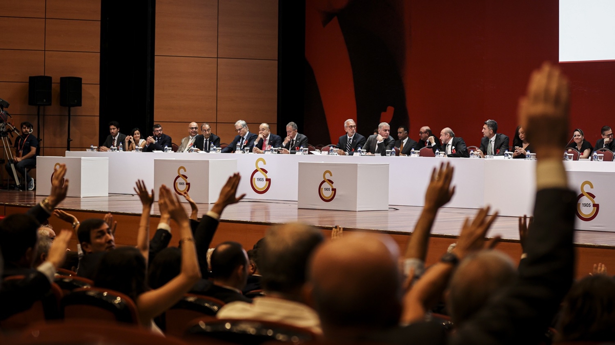 Galatasaray'da 2022 yl btesi oy okluuyla kabul edildi