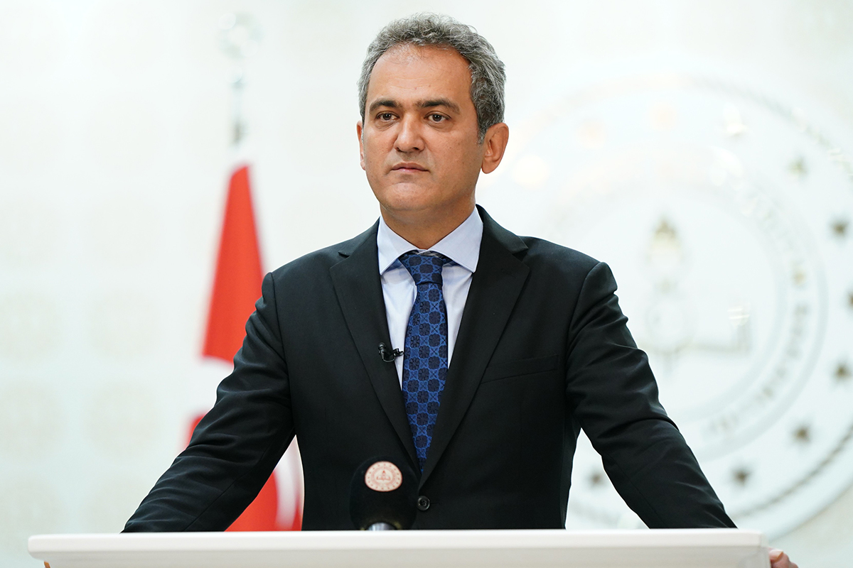 Bakan �zer duyurdu: ��rencilerin y�zde 97'si istedikleri okulu kazand�