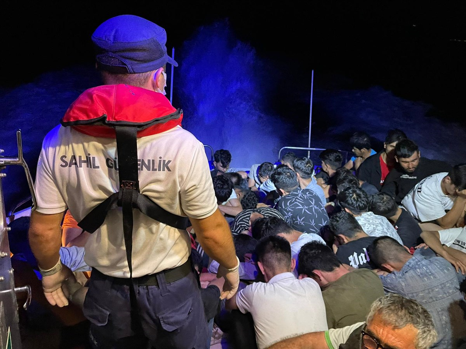 Mu�la a��klar�nda 98 d�zensiz g��men kurtar�ld�