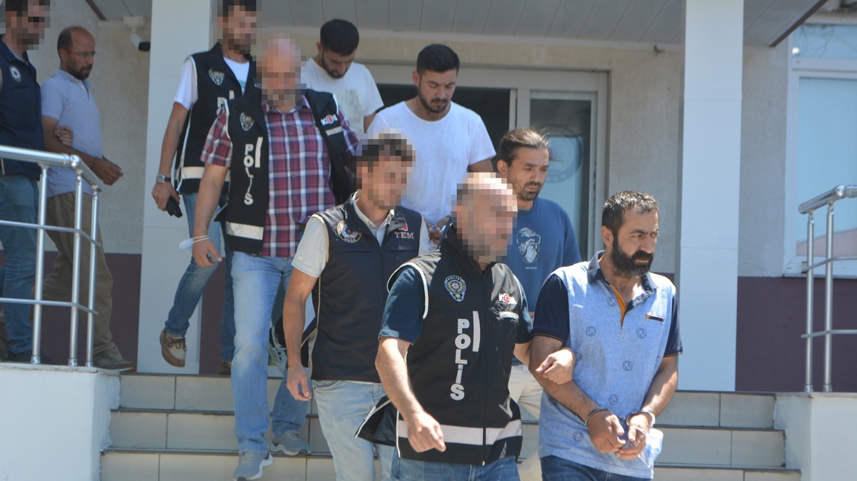 3' PKK yesi 6 kii Yunanistan'a kaarken yakaland