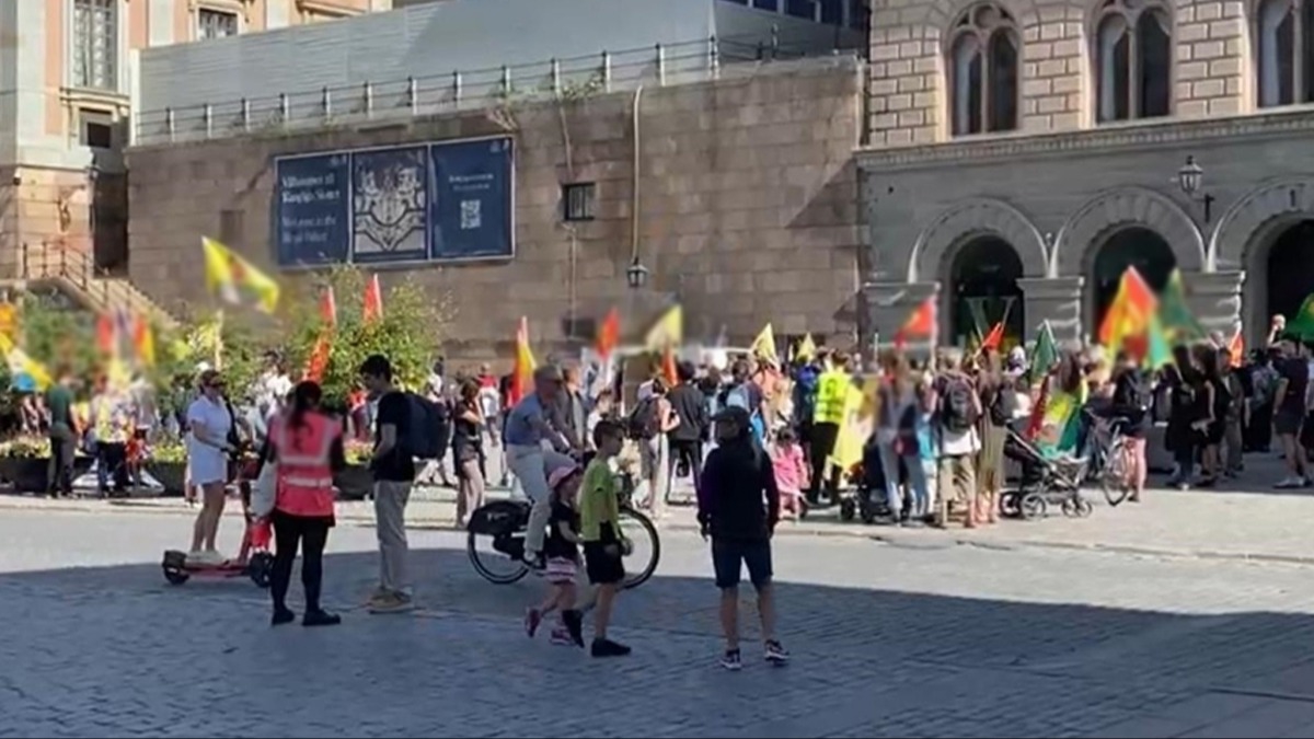 sve yine gz yumdu! Terr destekileri paavralarla gsteri dzenledi