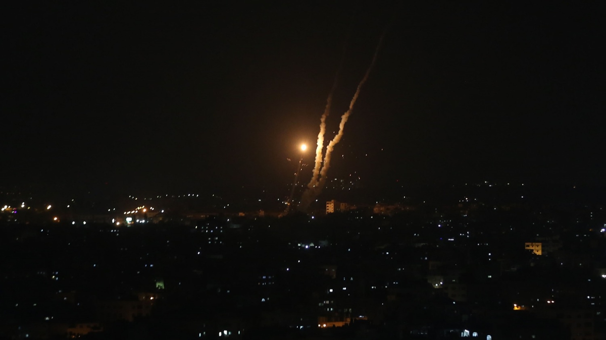 Abluka altndaki Gazze'den srail'e roketler frlatld 