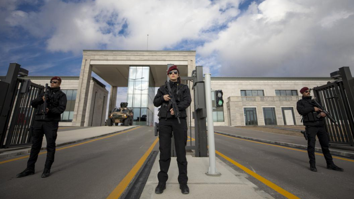 AS�MED Ba�kan� E�ilmez: M�T baz� paralel ve ta�eron gruplar taraf�ndan y�prat�lmaya �al���l�yor