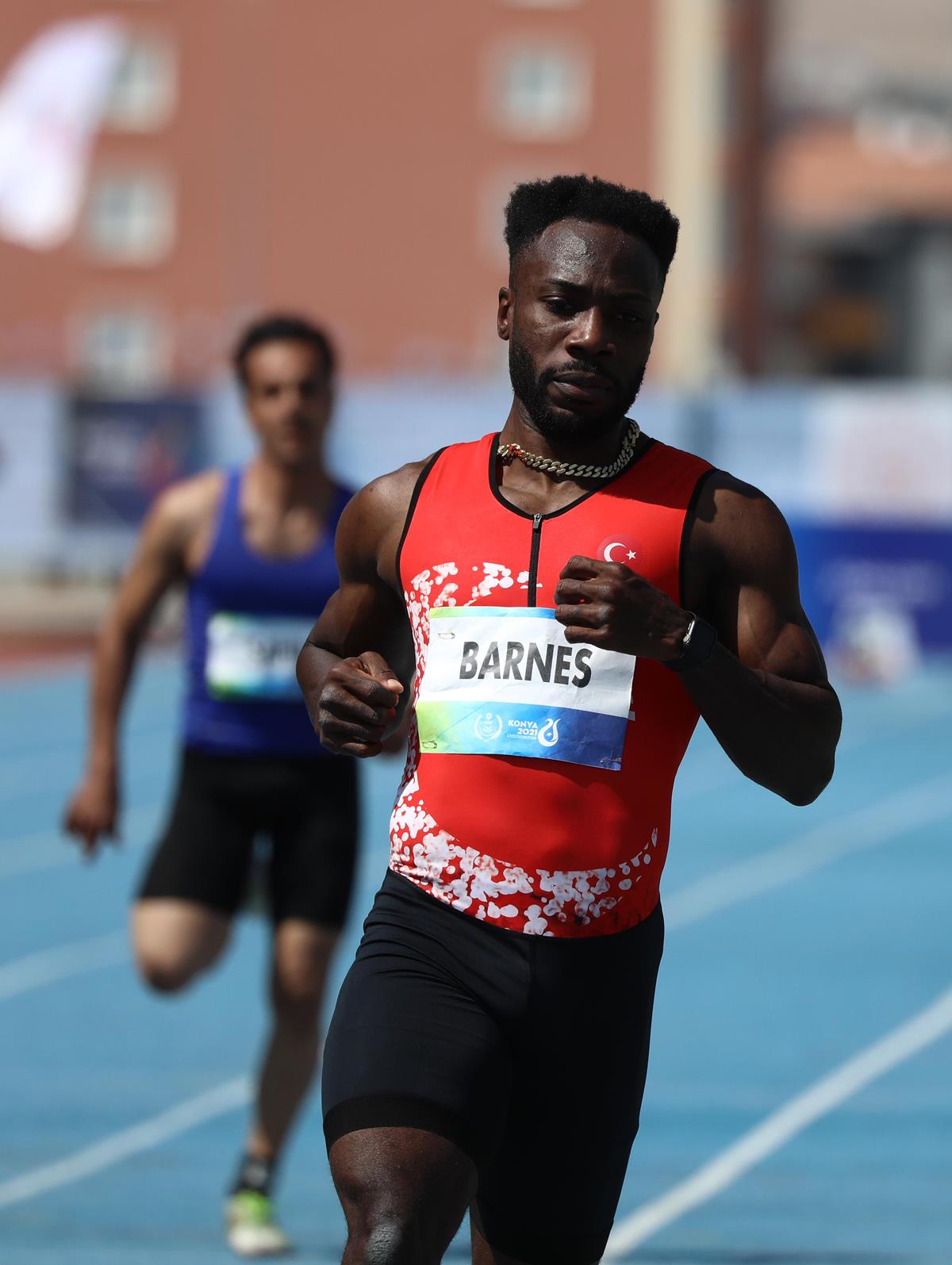 Emre Zafer Barnes 100 metrede rekor k�rd�