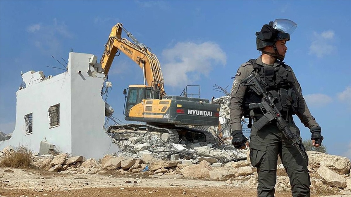 Rummana kyne baskn yapan srail ordusu Filistinlilere ait iki evi ykt